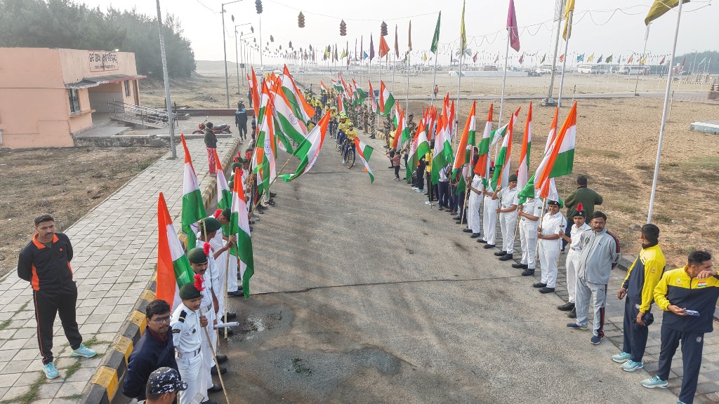 CISF Vande Mataram Coastal Cyclothon ignites patriotic fervour at Paradip Port