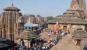 Odisha immersed in devotion as lakhs flock to Shaiva shrines for Maha Shivratri