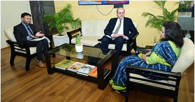 Nobel Laureate Michael Kremer lauds Odisha’s scientific governance in meeting with Chief Secretary Anu Garg