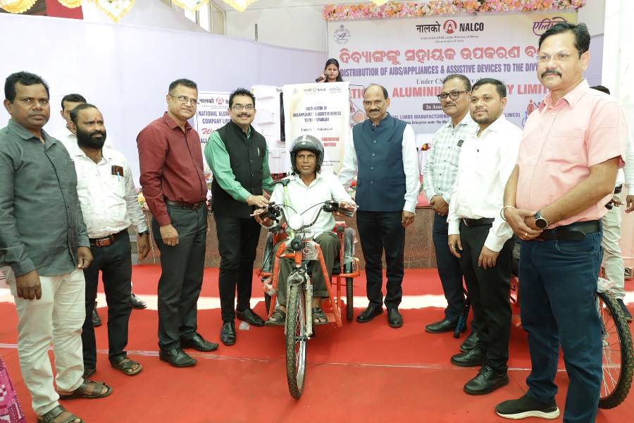 NALCO extends helping hand to divyangjan, distributes 100 assistive devices to 64 beneficiaries in Bhubaneswar