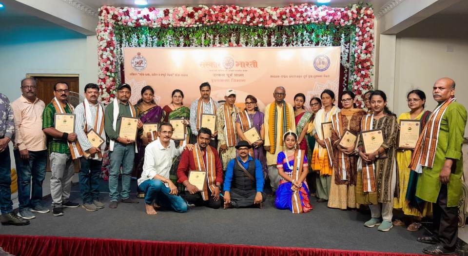 Artists celebrate ‘Vande Mataram’ through colours at Bhubaneswar camp