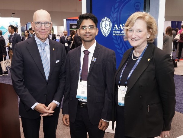 KIMS cardiac surgeon Dr. Satyajit Samal receives prestigious AATS Foundation Honour in Chicago