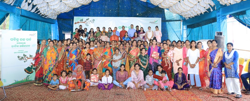 Jindal Foundation brings Raja festive cheer to Angul villages