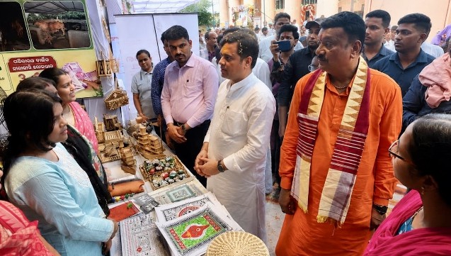 Vedanta Aluminium promotes traditional craftsmanship through VedKala initiative in Jharsuguda