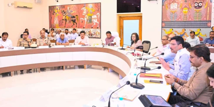 CM Majhi reviews grand preparations for Puri Rath Yatra, calls for seamless coordination and zero lapses