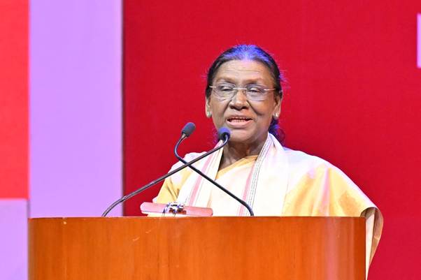 Students should have global outlook while staying rooted in culture: President Murmu