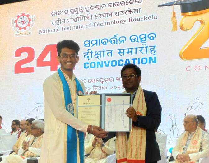 Manas Nayak wins Dr Bansidhar Panda Gold Medal for academic excellence