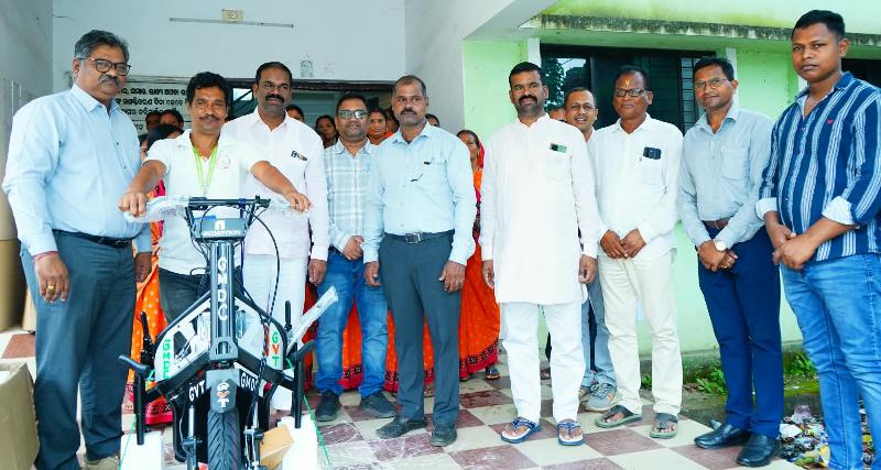 GMDC-GVT empowers Odisha’s para-athlete Sunil Kumar Sahu with motorised wheelchair