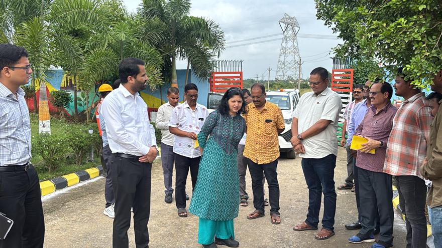 ACS Usha Padhee reviews key infrastructure projects in Anugola; Directs time-bound action on civic issues